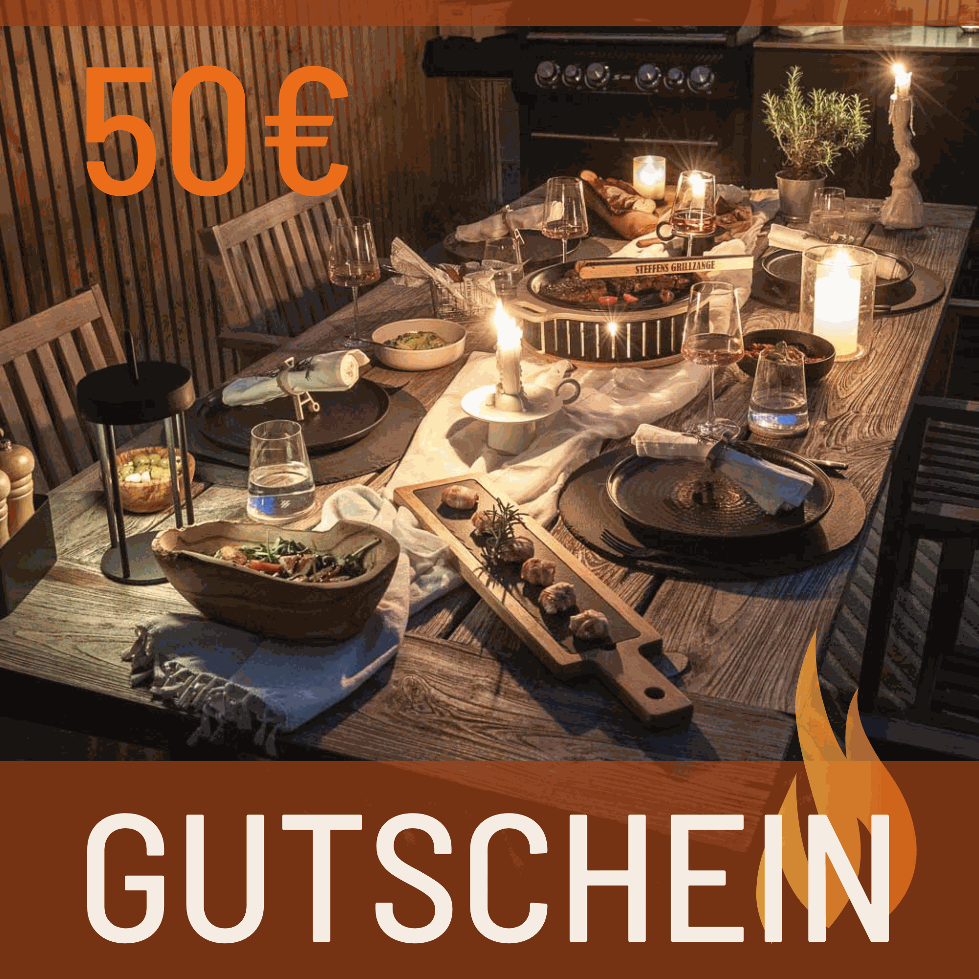 50 Euro HOTTY Gutschein auf gedecktem Tisch mit Kerzen und Grill.