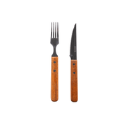 Steakbesteck mit Hartholzgriffen und Edelstahlklingen, rustikales Design.