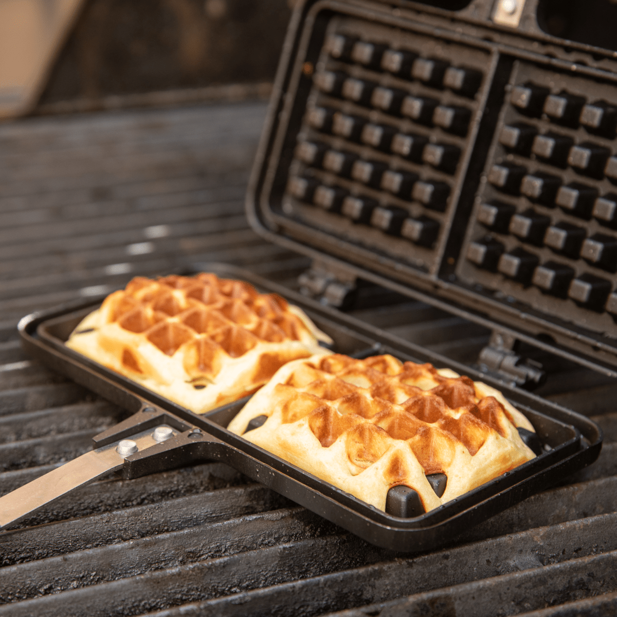 Waffeleisen auf dem Grill - Hotty